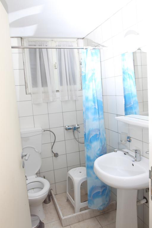 Karampela Rooms Loutra Edipsou  Ruang foto