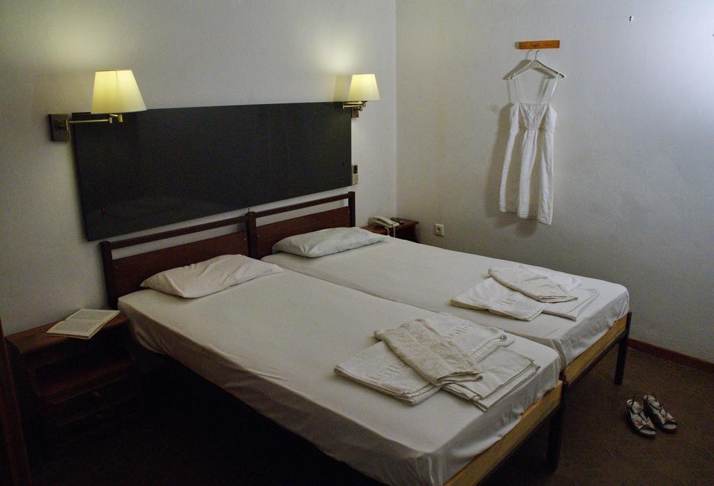 Karampela Rooms Loutra Edipsou  Ruang foto